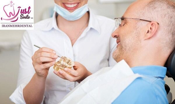 نقش متخصص ایمپلنت در قیمت ایمپلنت دندان