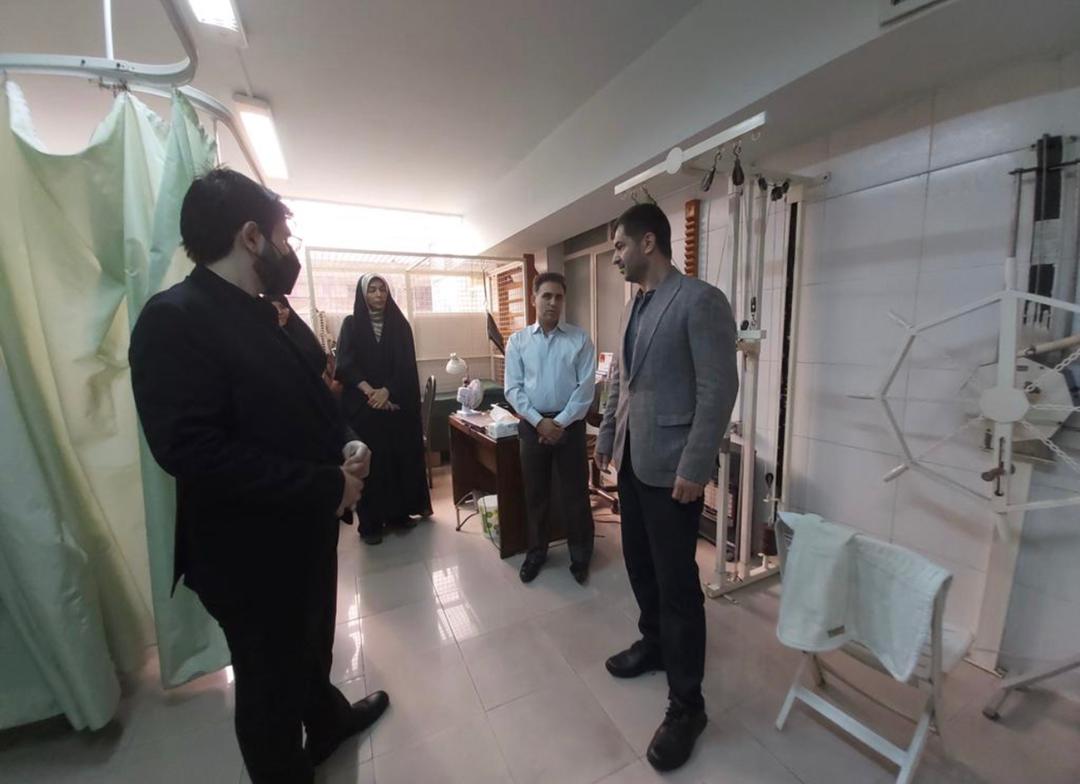 بازدید جمعی از اعضای حزب ایران قوی از مجتمع خیریه درمانی تخصصی و عمومی تهران بزرگ