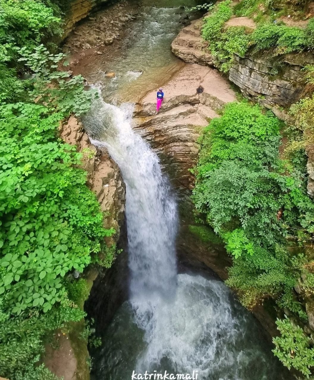 آبشار ویسادار جاذبه‌ای طبیعی و شگفت‌انگیز در جنگل‌های گیلان