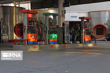 تعطیلی پمپ‌بنزین‌ها در تهران و ایجاد بازار سیاه بنزین صحت دارد؟