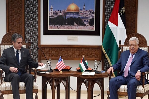 دیدار وزیر امور خارجه آمریکا با محمود عباس در رام‌الله 