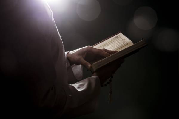 آداب و فضیلت خواندن دعای عهد