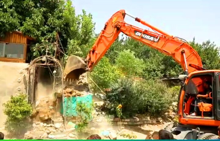 تخریب باغ‌رستوران غیرمجاز در منطقه کوهسار در تهران / فیلم