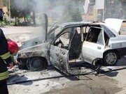 ویدیو هولناک از لحظه آتش سوزی شدید خودروی پراید در مشهد / فیلم و عکس