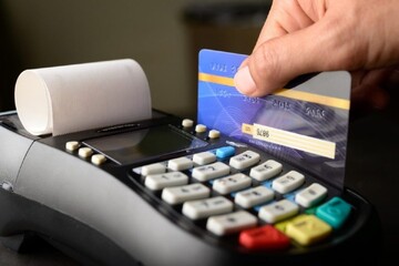 «کارت به کارت» فروشندگان هم مشمول مالیات می‌شود؟