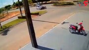 ویدیو دلخراش از تصادف موتورسیکلت با خودرو | پرواز مرد موتورسوار در آسمان پس از تصادف