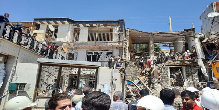 جزئیات ریزش ساختمان ۲ طبقه در اصفهان