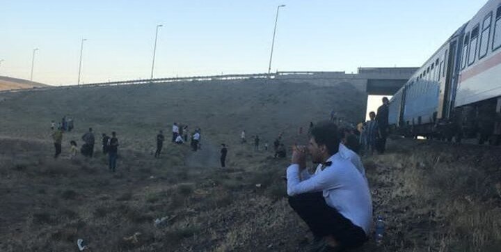 جزئیات ماجرای درگیری میان مسافران و پرسنل قطار مشهد-اهواز  / اسپری فلفل به سمت مسافران
