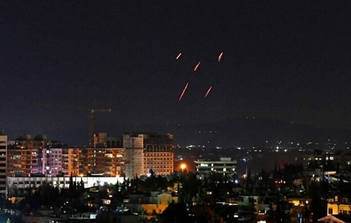 شنیده شدن صدای چندین انفجار در آسمان نوار غزه / فیلم