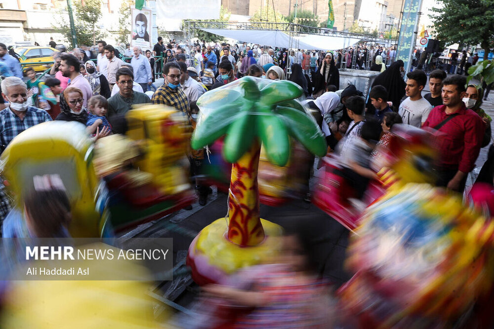 تصاویری از مهمانی بزرگ امروز در خیابان ولیعصر تهران