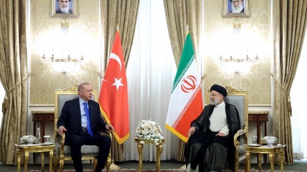 رئیسی: روابط تجاری و اقتصادی ایران و ترکیه تا سه برابر باید افزایش یابد