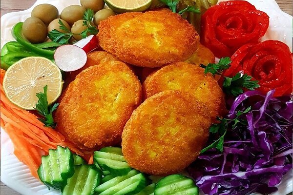 آموزش مرحله به مرحله درست کردن پیراشکی سیب زمینی خوش طعم + طرز تهیه