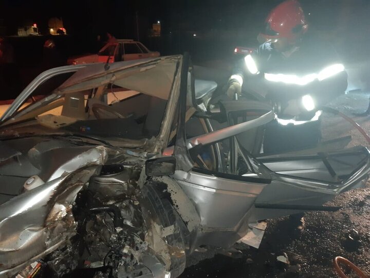 تصادف زنجیره‌ای تریلی با ۷ ماشین در بزرگراه همت تهران / فیلم و عکس