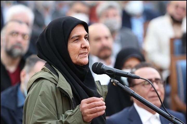 سیگار کشیدن زنان در فیلمها هم باید ممنوع شود سیگار کشیدن زنان در فیلمها هم باید ممنوع شود