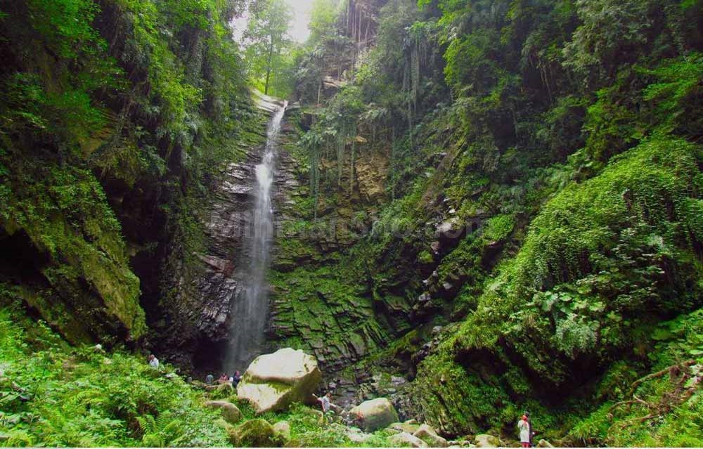 سفری به با ابهت‌ترین آبشار مازندران 