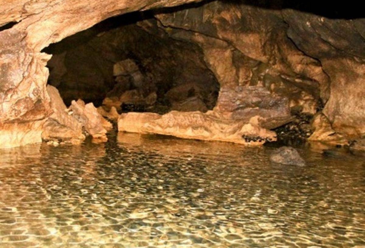 آیا به غار دهچال عباس‌آباد سفر کرده‌اید؟ 