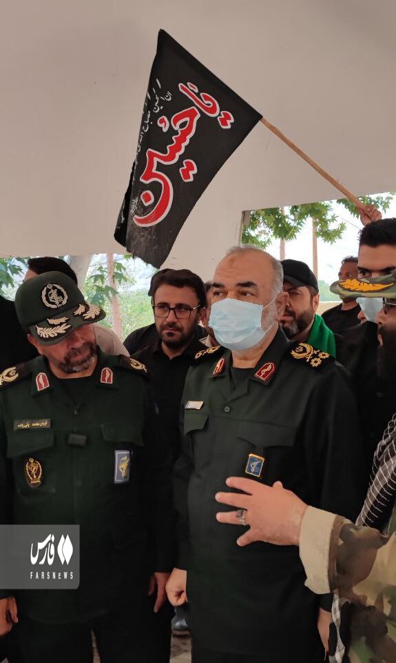 حضور فرمانده سپاه در مناطق سیل‌زده فیروزکوه