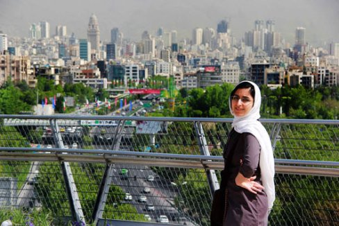لیلا عراقیان طراحی بزرگترین پل غیر خودرویی ایران 