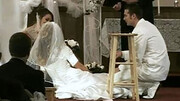 عجیب ترین عروسی در جهان | ساقدوش ها بله گفتند و عروس خانم غش کرد! / عکس