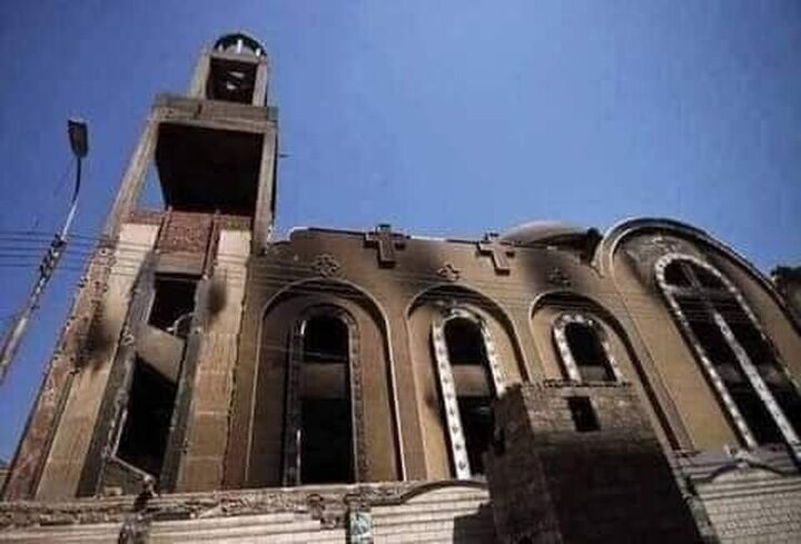 ۹۰ کشته و مصدوم درپی آتش سوزی وحشتناک کلیسا در مصر / فیلم