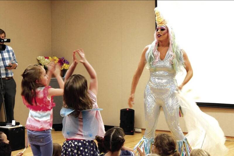 عمق فاجعه اجتماعی در آمریکا/ بلایی که زوج همجنسباز بر سر فرزندخواندههای خود آوردند+عکس و فیلم