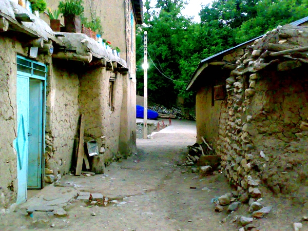گیلوان ، روستایی در میان مرز دو استان 