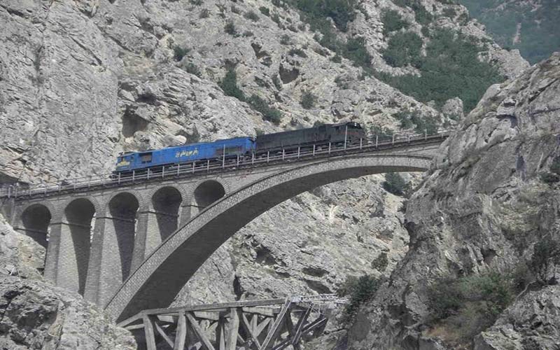 مرتفع‌ترین پل ثبت شده در گینس در ایران قرار دارد 