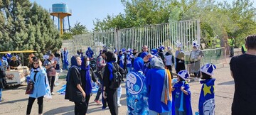 تشویق دختر آبی و وریا غفوری در نخستین حضور زنان در لیگ برتر فوتبال ایران + فیلم