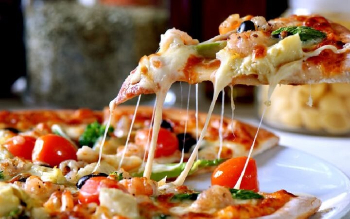 افرایش قیمت غذاهای فست فودی / پیتزا خانواده به ۶۰۰ هزار تومان رسید!