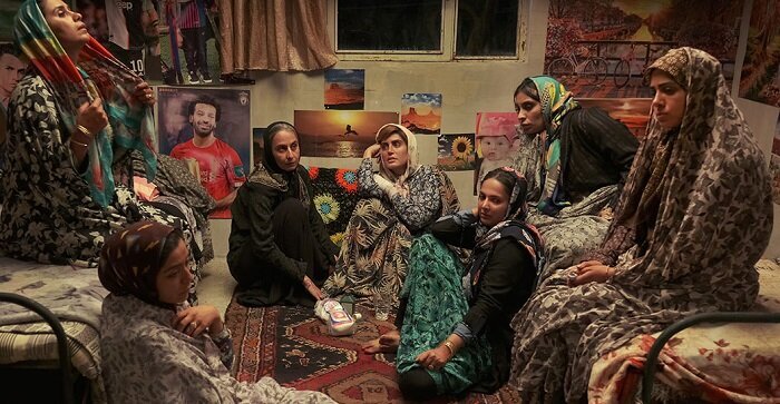 داستان زنگی زنی میان موشها