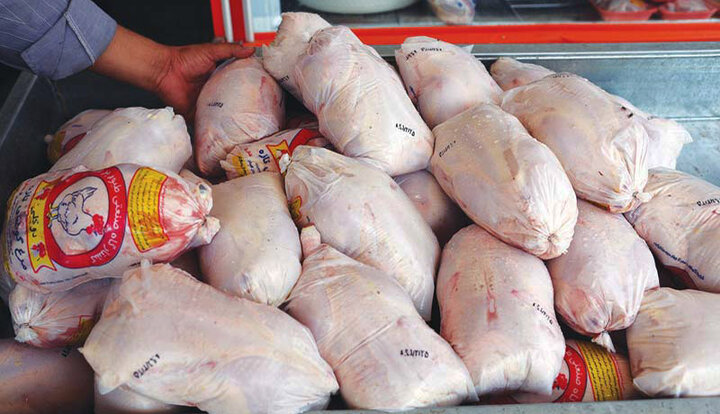 قیمت مرغ بالای ۶۰هزار تومان گران‌فروشی است
