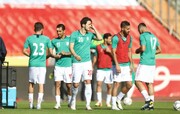 فوتبال ایران با معضل دست و پنجه نرم می‌کند