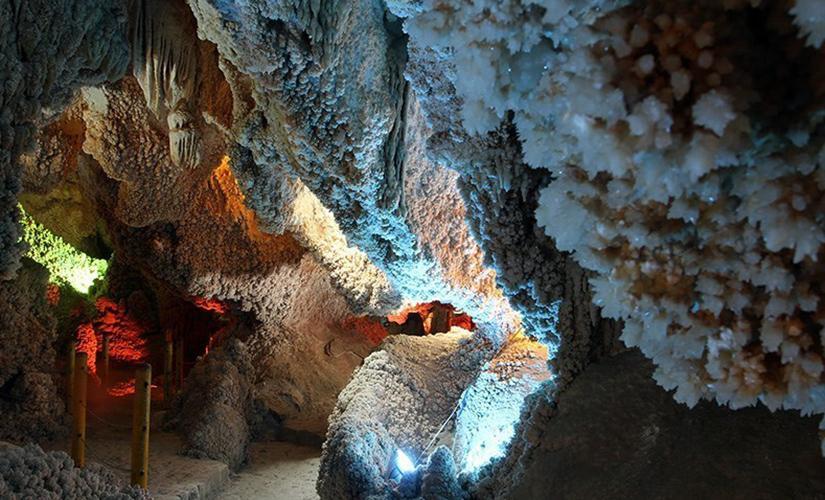 بی‌نظیرترین غار سه طبقه ایران در استان مرکزی 