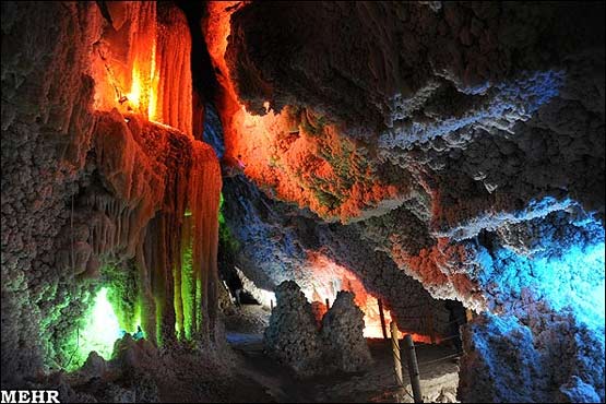 بی‌نظیرترین غار سه طبقه ایران در استان مرکزی 