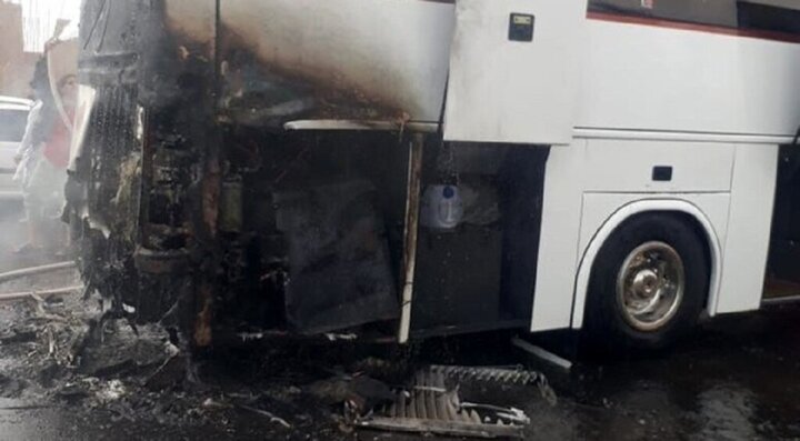 اتوبوس زائران اربعین در ایلام آتش گرفت
