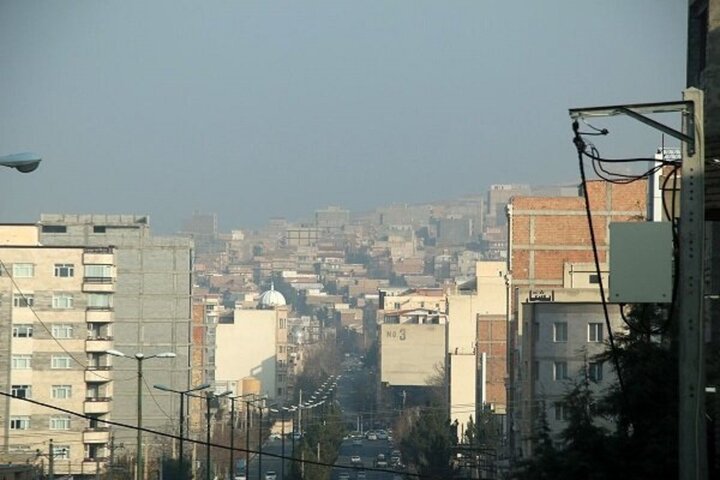 شاخص هوای تهران روی عدد ۱۰۰ 