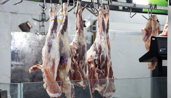 آمار تکان‌دهنده از کاهش مصرف گوشت در بین کارگران / سه دهک فرودست جامعه سالانه چند کیلو گوشت مصرف می کنند؟