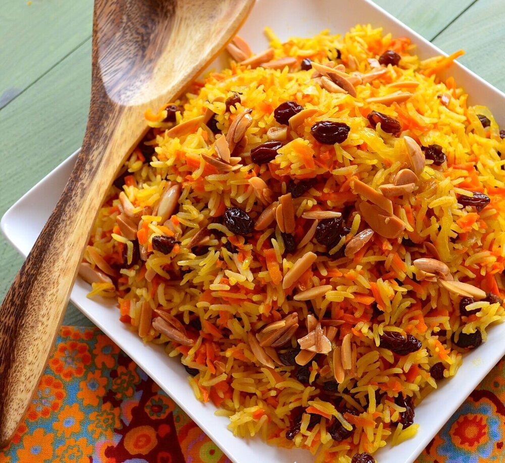 طرز تهیه هویج پلو با مرغ و دارچین + نکات کلیدی و آموزش مرحله به مرحله پخت غذای اصفهانی