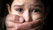 زن آدم ربا دختر بچه ۶ ساله ربوده شده را آزاد کرد! + کودک ربایی به بهانه نذری