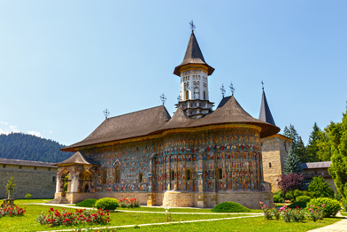 ۴ نمونه از بهترین مکان­های گردشگری در رومانی + عکس‌هایی شگفت‌انگیز
