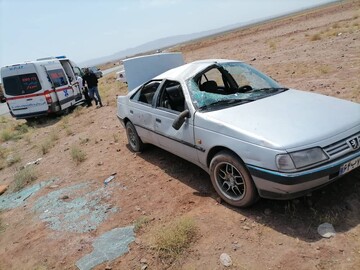 مصدومیت ۱۰ شهروند درپی واژگونی دو خودرو سواری در سمنان