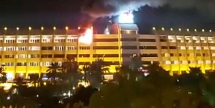 اطفای آتش سوزی یک هتل در کیش + فیلم