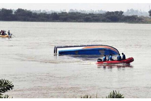 ۳۷ کشته و مفقودی در پی غرق شدن قایق در شهر «بلم»