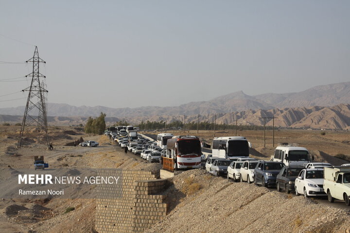 ترافیک سنگین و شدید در جاده ایلام-مهران