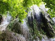 آبشاری ۳۰ متری در قلب گلستان