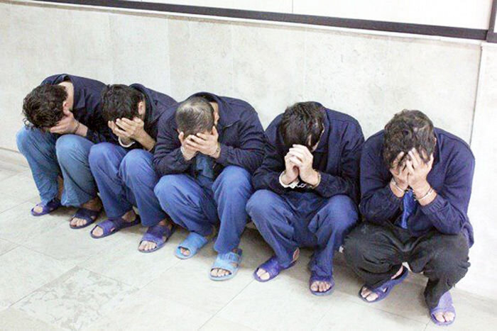 بازداشت باند سارقین در شیراز که خیلی خونسردانه سرقت می کردند! + فیلم