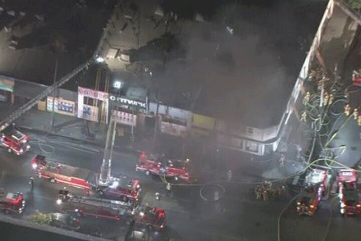 ویدیو هولناک از آتش سوزی گسترده یک انبار در لس آنجلس
