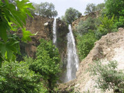 آبشاری با ارتفاع ۹۰ متر در دامنه‌های خوزستان