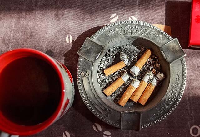 یافته جدید محققان: سیگار بکشید اما تنها نمانید!