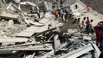 تصاویری تلخ از ریزش یک ساختمان در بغداد